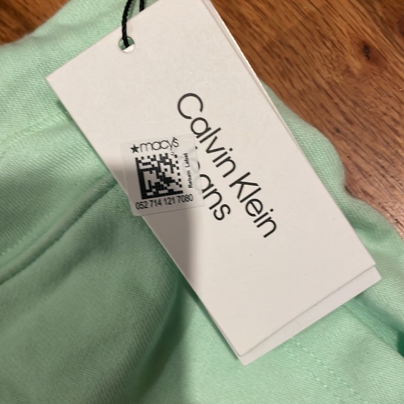 Calvin Klein women’s shorts size small - Picture 3 of 4